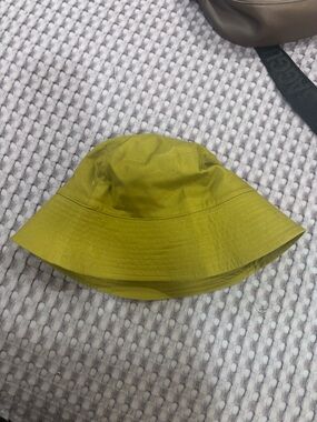BAGGU Green Bucket Hat
